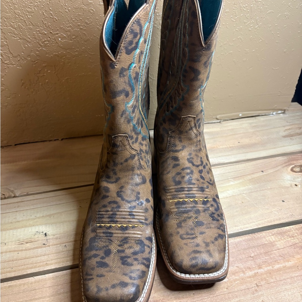 Women's Ariat Western Boots - Picture 3 of 5